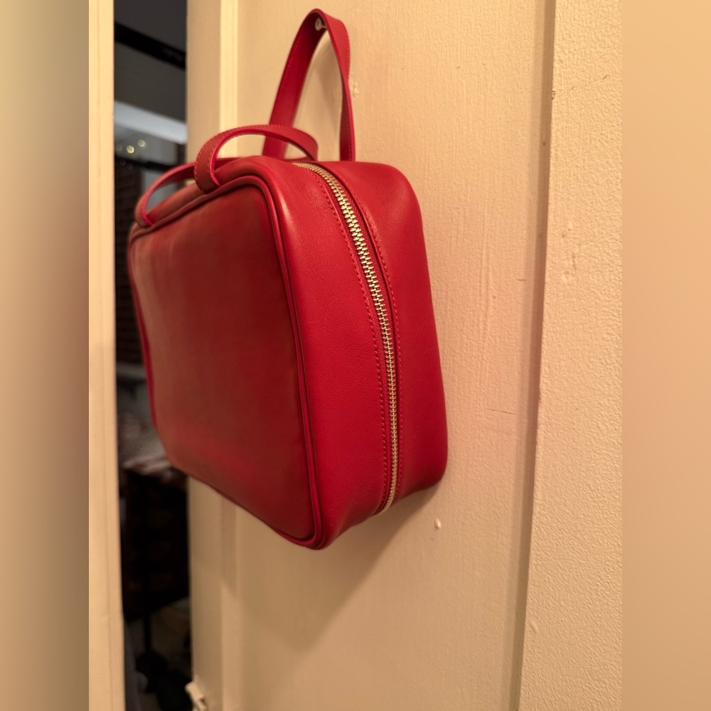 Red Leather coach toiletry bag - Picture 5 of 11